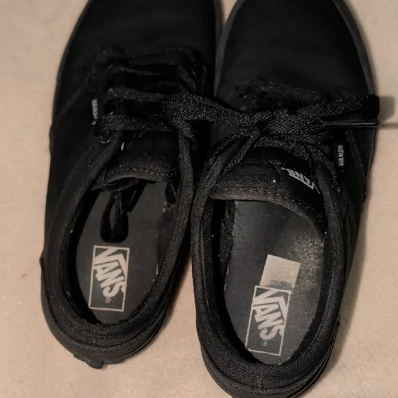 VANS•Youth Authentic Sneakers - Picture 8 of 9